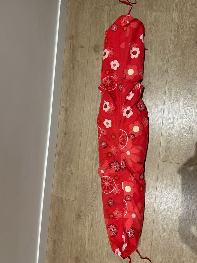 Cuscino per l'allattamento con stampa floreale