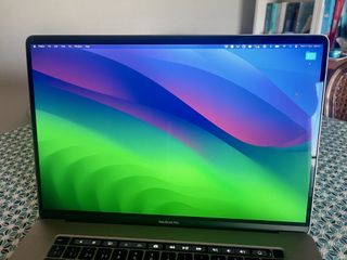 MacBook Pro 16 2019 i7 / 16GB / 512GB