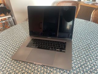 MacBook Pro 16 2019 i7 / 16GB / 512GB