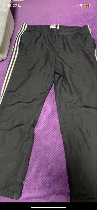 Chándal Adidas Negro con Rayas Blancas