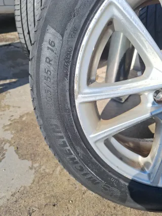 Ruedas Michelin 205/55 R16 con llantas