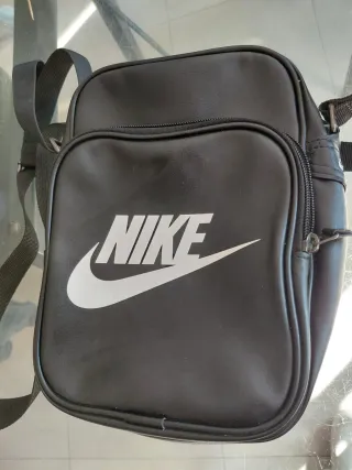 Bandolera Nike Negra