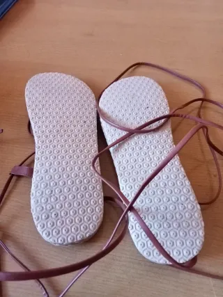 Sandalias gladiador beige y marrón talla 41