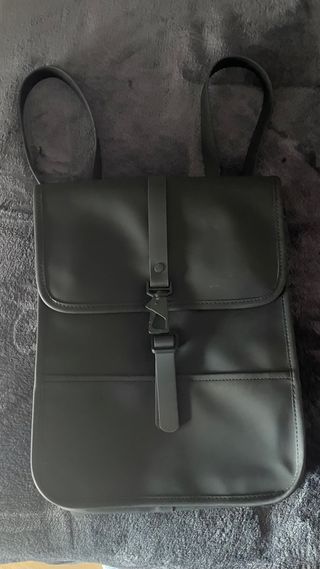 Mochila negra para paseo