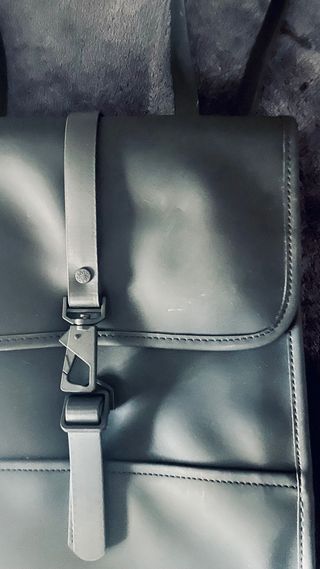 Mochila negra para paseo