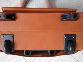 Maletín de piloto en piel, de Salvador Bachiller