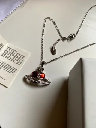 Collar Vivienne Westwood Corazón Rojo Plateado