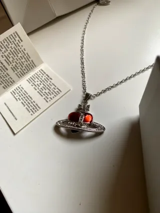 Collar Vivienne Westwood Corazón Rojo Plateado