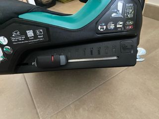 Silla coche Britax Römer negra.