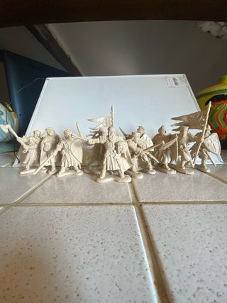 SOLDATINI CHINTOYS CROCIATI E TEMPLARI. 10 FIGURE