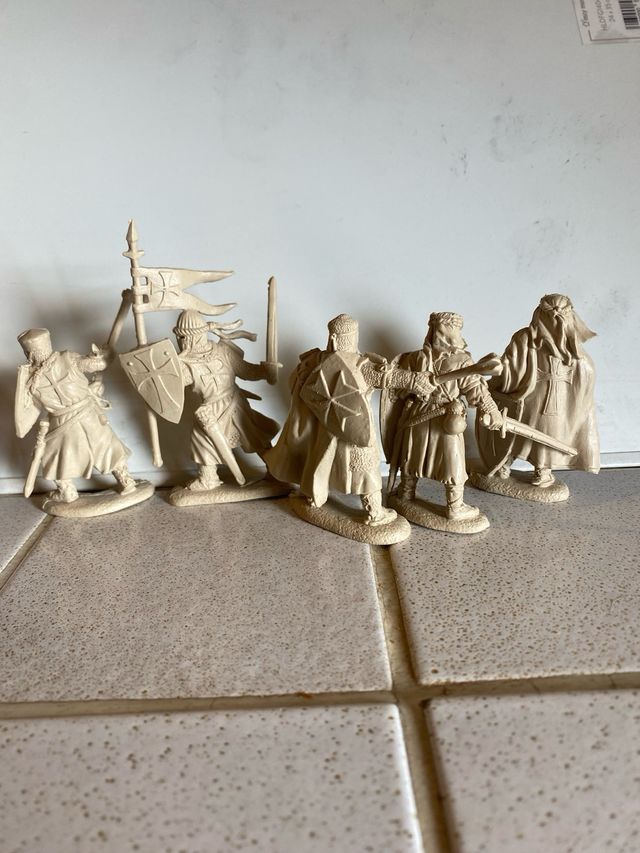 SOLDATINI CHINTOYS CROCIATI E TEMPLARI. 10 FIGURE