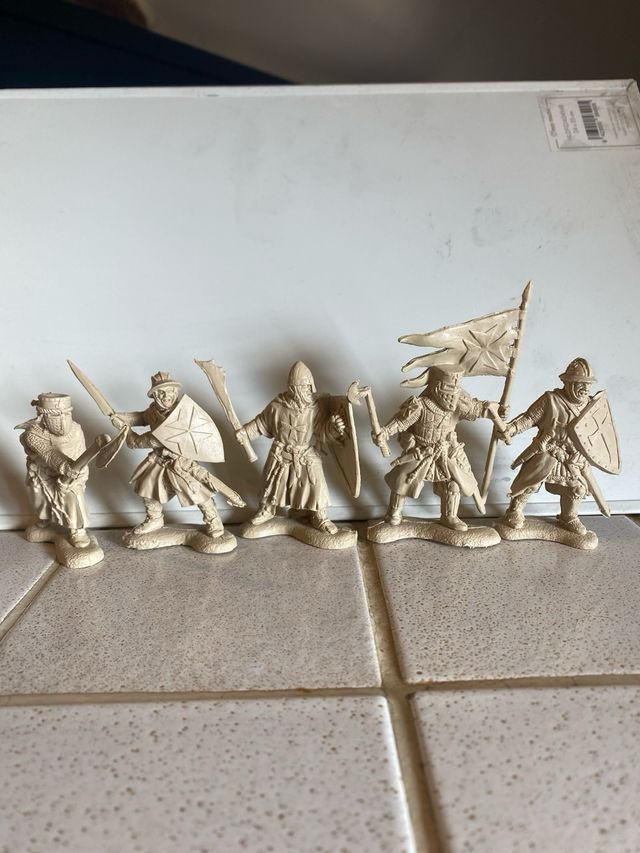 SOLDATINI CHINTOYS CROCIATI E TEMPLARI. 10 FIGURE