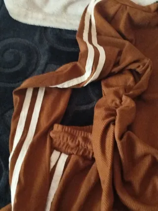 Conjunto chándal mujer marrón