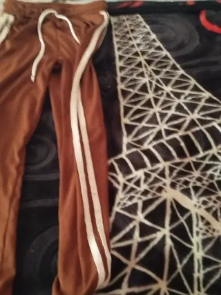 Conjunto chándal mujer marrón