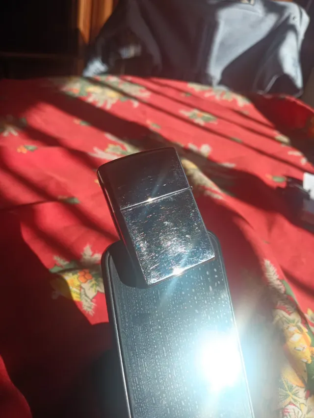 Zippo con Kanji Amigo