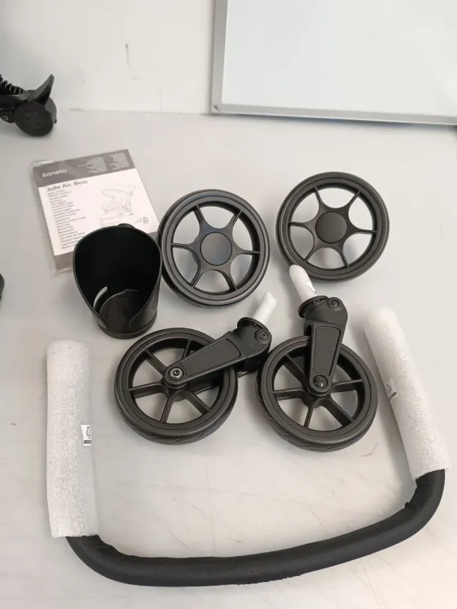 Carrito de bebé Lionelo Negro W32Y2457