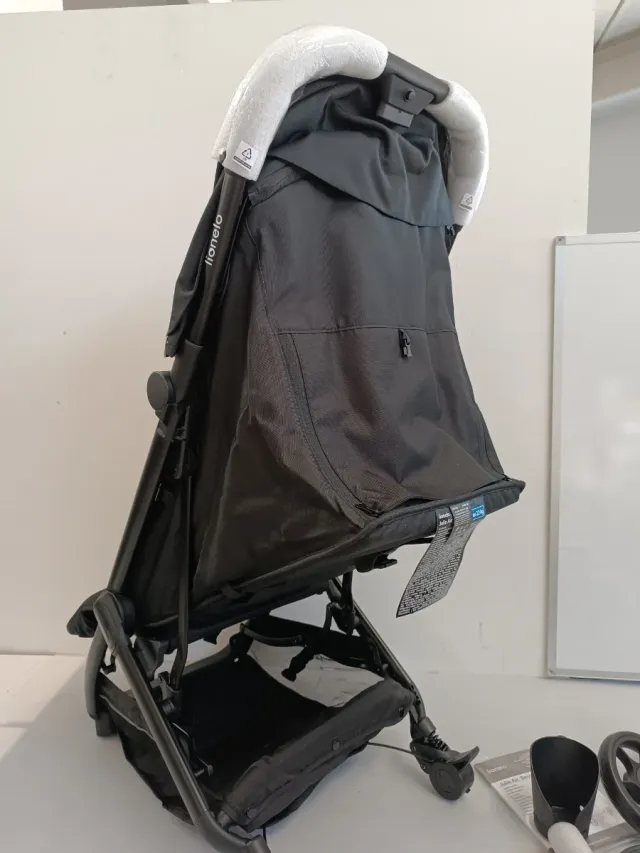 Carrito de bebé Lionelo Negro W32Y2457