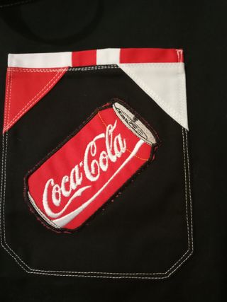 Delantal hecho a mano con diaeño de Coca-Cola
