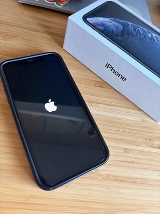 iPhone XR Nero + Custodia + Scatola