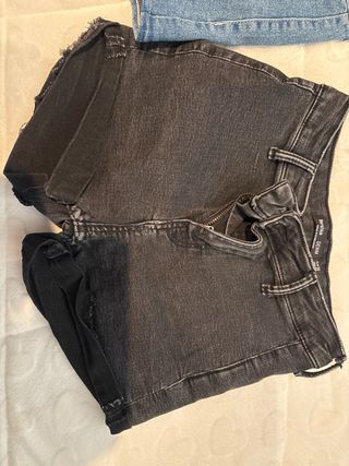 Pantalones cortos vaqueros y negros