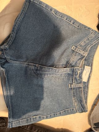 Pantalones cortos vaqueros y negros