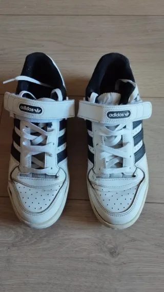 Zapatillas Adidas Blancas y Negras