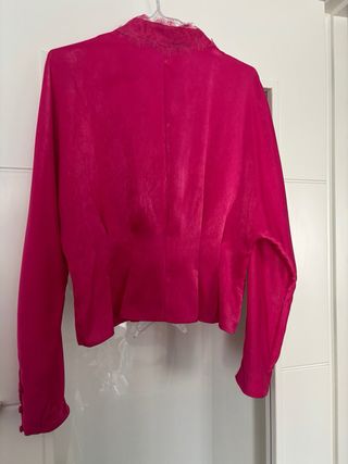 Blusa Zara encaje fucsia