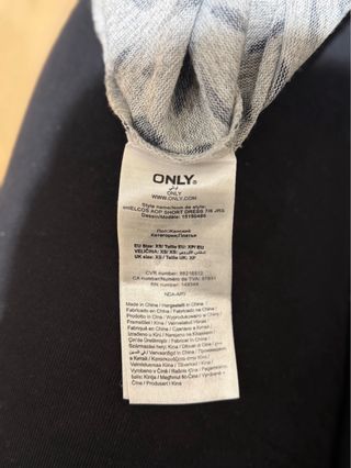 Vestido de punto ONLY gris estampado talla XS
