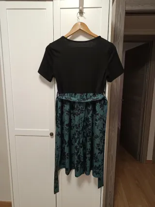 Vestido negro y verde con cinturón
