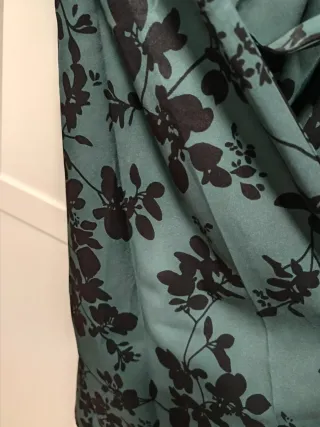 Vestido negro y verde con cinturón