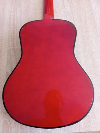 Guitarra infantil en buen estado