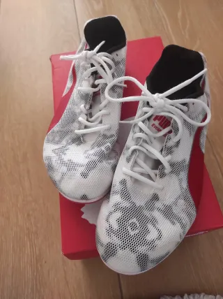 Zapatillas clavos Puma niño