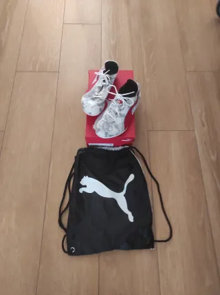 Zapatillas clavos Puma niño