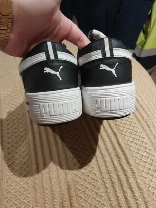 Deportivas Puma Negras y Blancas