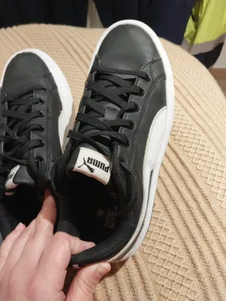 Deportivas Puma Negras y Blancas