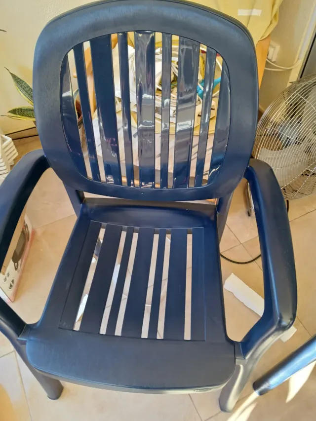 2 Sedie in Plastica Blu Scuro