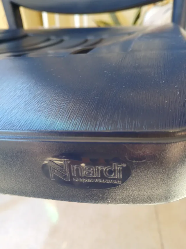 2 Sedie in Plastica Blu Scuro