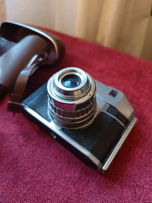 Minolta Vs Comet Fotocamera Gialla