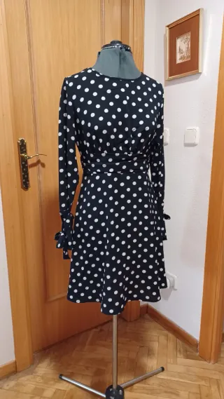 Vestido Primark lunares blanco y negro