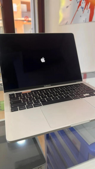 MacBook Pro 2020 Plata 512GB / 8GB RAM