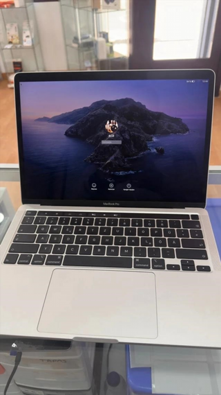 MacBook Pro 2020 Plata 512GB / 8GB RAM