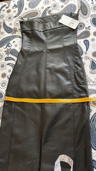 Vestido efecto piel negro