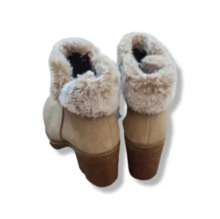 Botas de piel con pelo beige