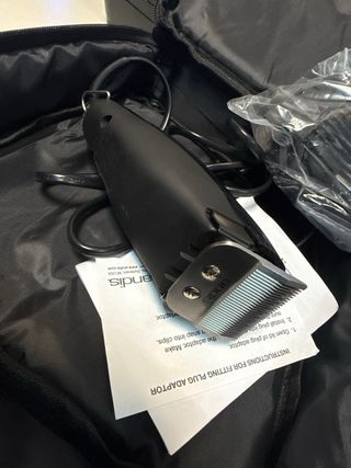 Máquina corta pelos Andis negra