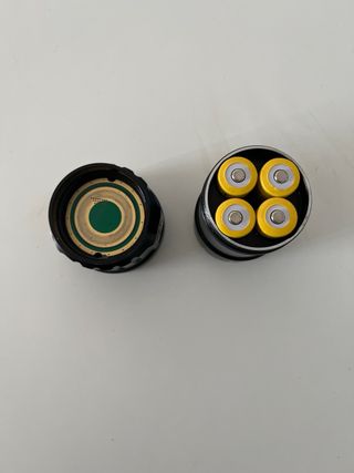 Linterna LED Camping/Buceo + 4 Baterías