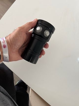 Linterna LED Camping/Buceo + 4 Baterías