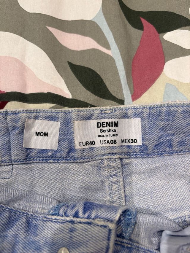 Tejano estilo Mom roto