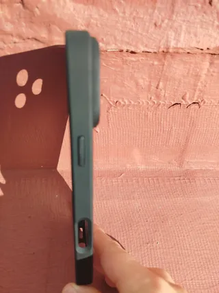 Cover magnetica traslucida per iPhone