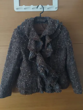 Americana mujer marrón con flecos