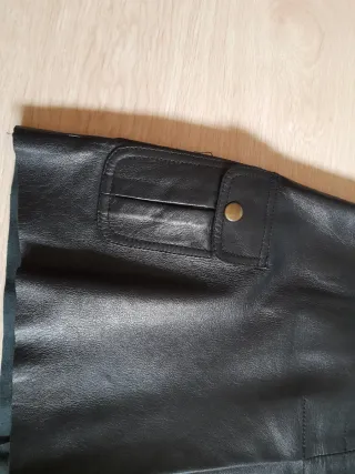 Minifalda de piel Mango Negra